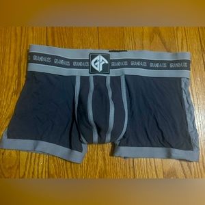 listing-status-banner